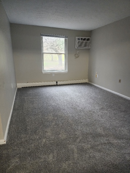 Building Photo - 201 Rose Ln St SW