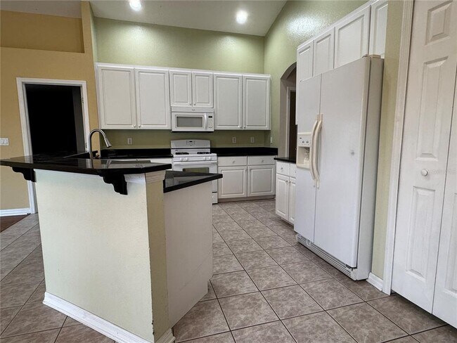 Building Photo - 10207 Quails Landing Ave