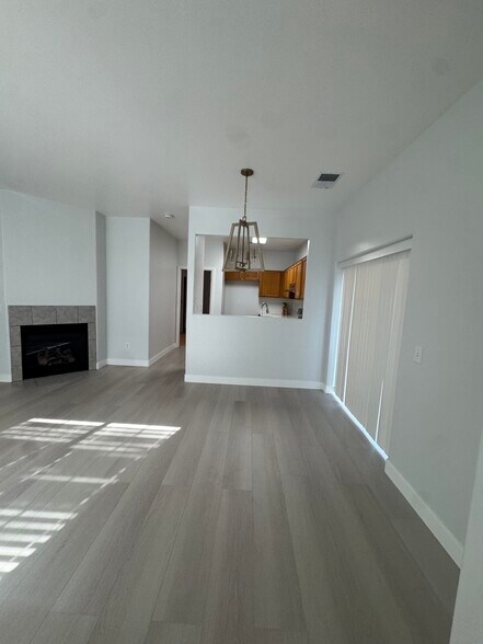 Building Photo - 615 Blue Mountain Way