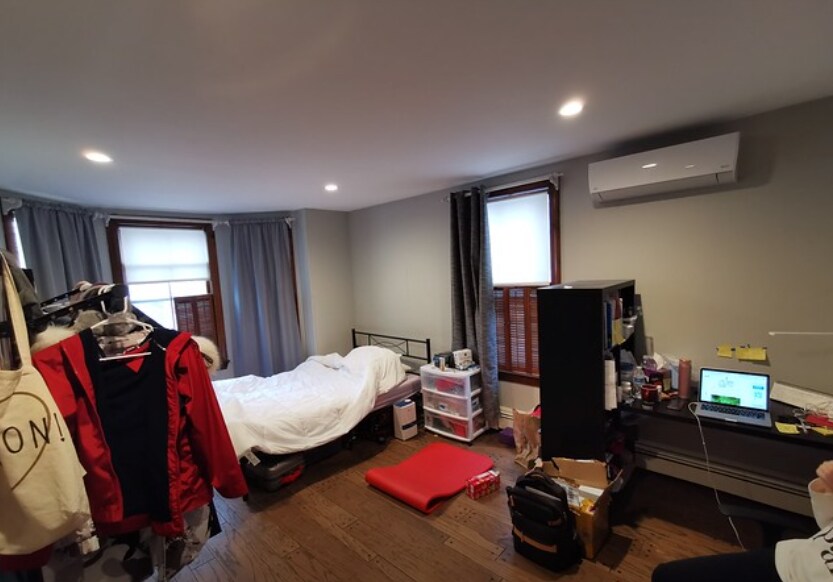 Building Photo - 230 Brookline St