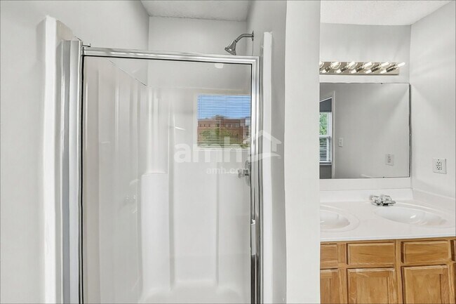 Building Photo - 14842 Jerpoint Abby Dr