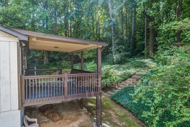 Building Photo - 4734 N Springs Rd NW