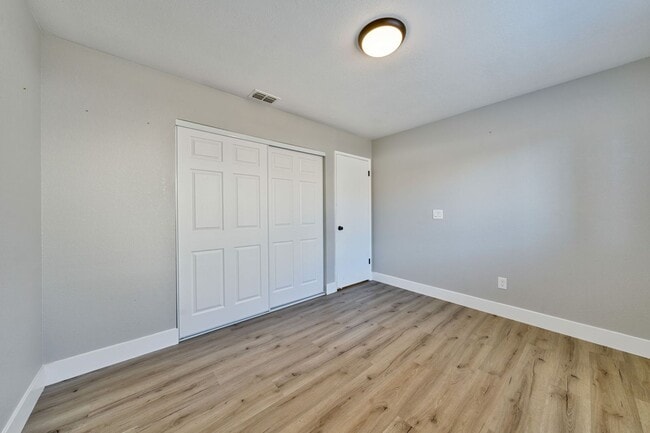 Building Photo - 7936 Sunrise Greens Dr