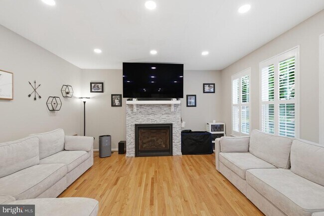 Building Photo - 14997 Grassy Knoll Ct
