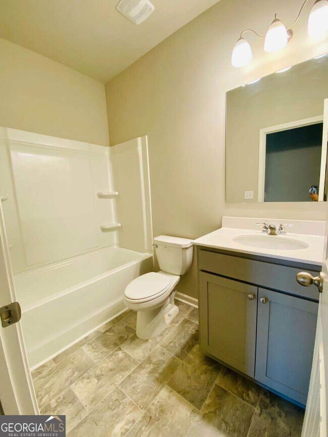 Building Photo - 144 Valimar Dr