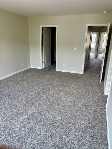 Building Photo - 756 Helmsman Ln