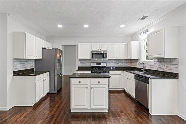 Building Photo - 3360 Pierce Arrow Cir