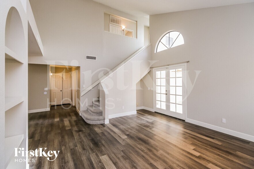 Building Photo - 121 W Gary Way