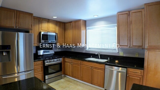 Building Photo - 3138 Shadypark Dr