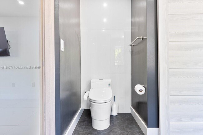 Building Photo - 9035 SW 156th Ct