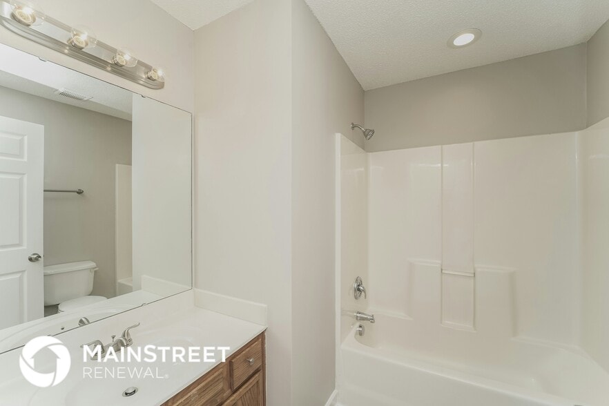 Building Photo - 524 Lightspun Ln