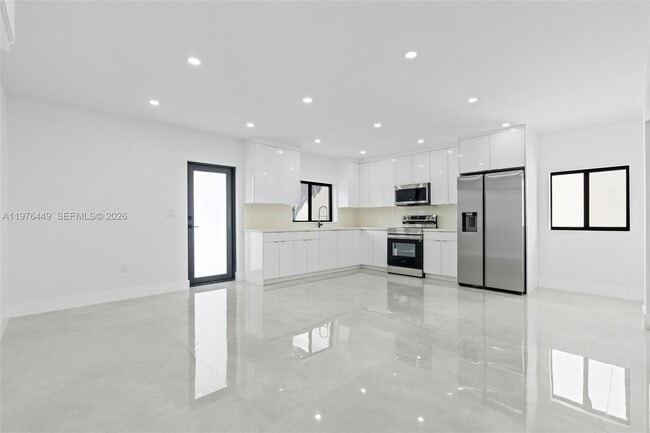 Building Photo - 4800 SW 61st Ave