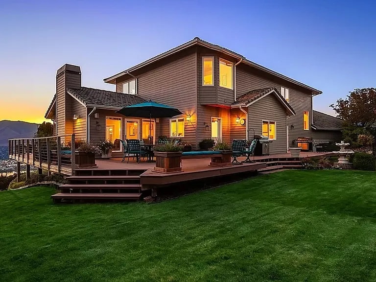 Building Photo - 2467 Twin Peaks Vw