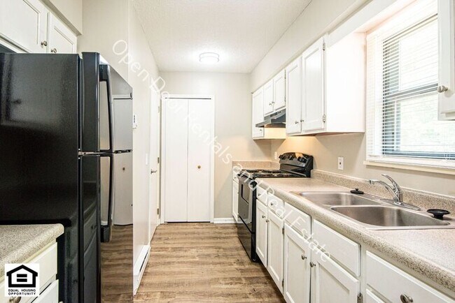 Building Photo - 501 Autumn Hills Dr