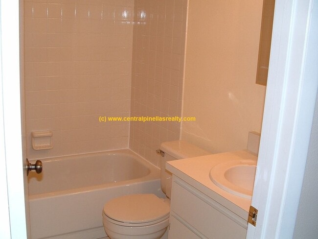 Building Photo - 3664 Montclair Dr