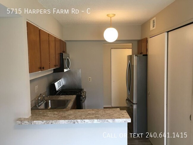 Building Photo - 5715 Harpers Farm Rd