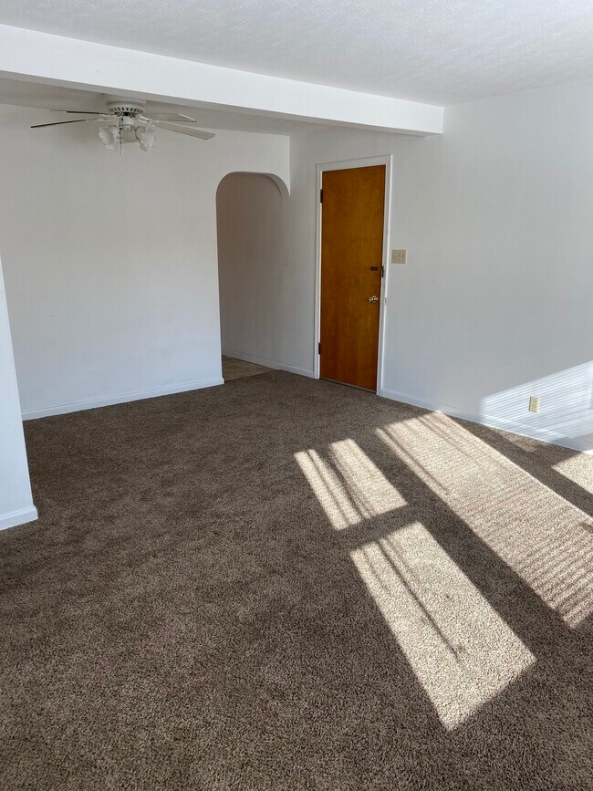 Dining Area - 1339 Sackett Ave
