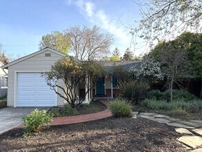 Building Photo - Charming Palo Alto Home with Renovated Kitchen & Spacious Backyard