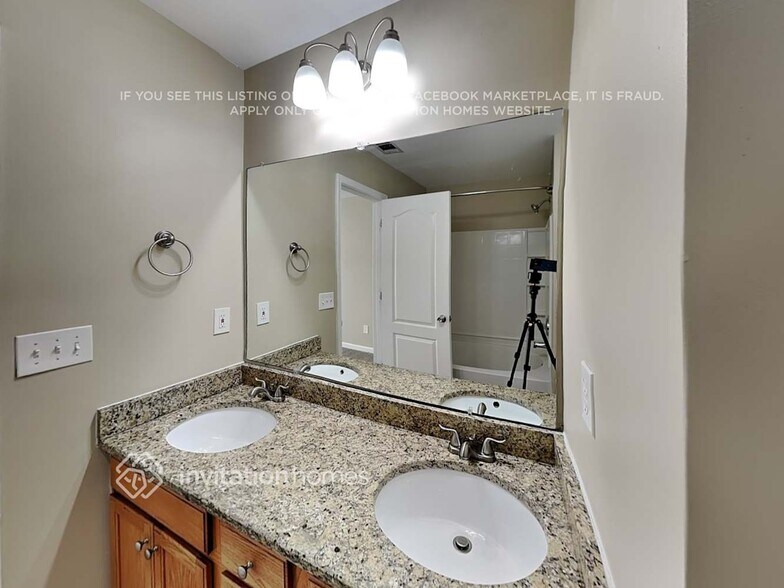 Building Photo - 6480 Snow Bird Ln