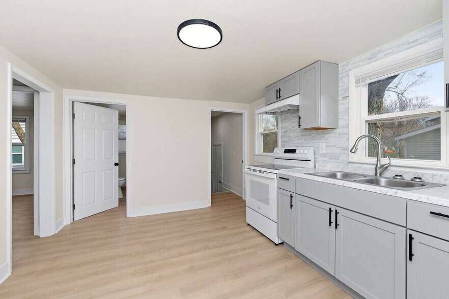 Building Photo - 5923 Missouri Ave