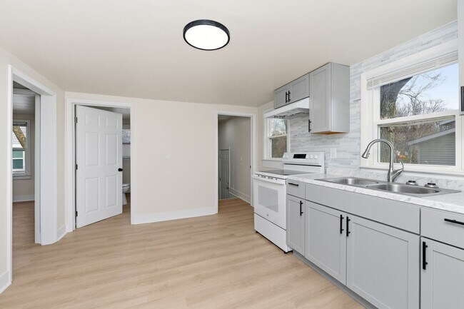 Building Photo - One Bedroom Home in Portage