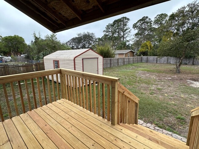 Building Photo - Charming and spacious home for rent in Lee...