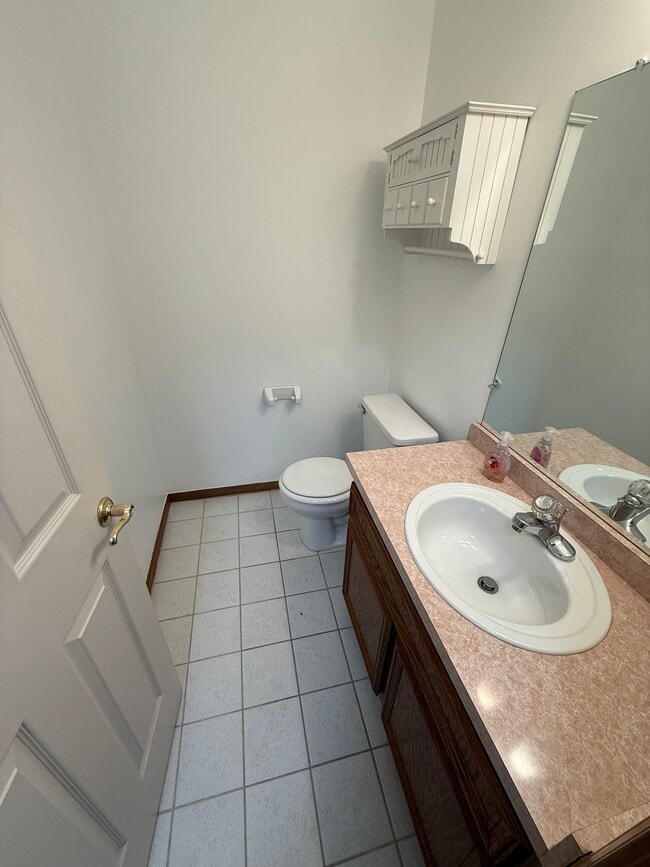 Building Photo - 2915 Chippewa Dr