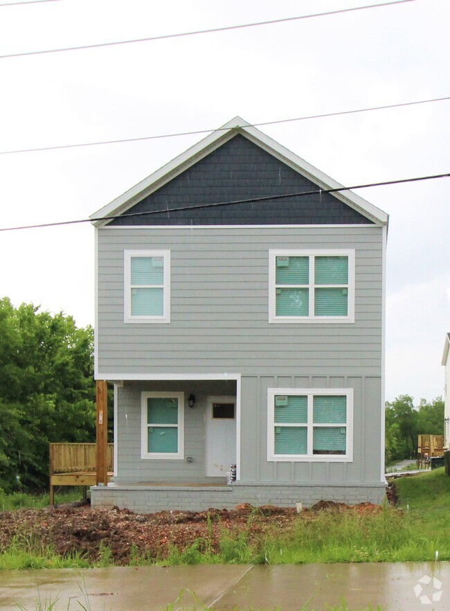 Building Photo - 910 W Cato Springs Rd