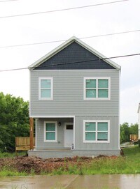 Building Photo - 910 W Cato Springs Rd