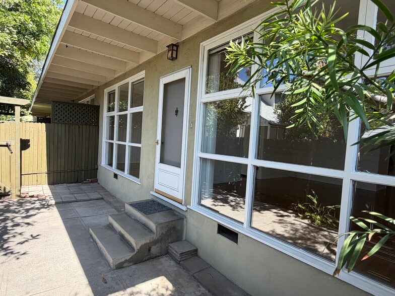 Building Photo - 58 N Wilson Ave