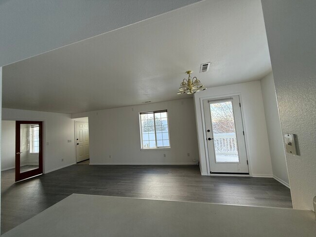 Building Photo - 2940 W Villard St
