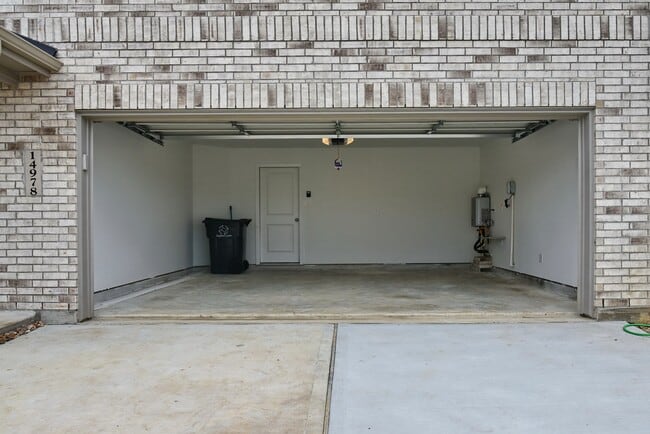 Building Photo - 14978 N Ascot Bend Cir