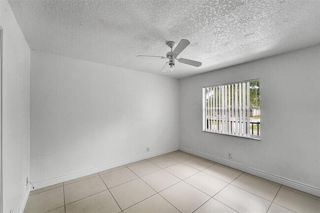 Building Photo - 9182 NW 40th St