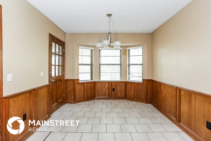 Building Photo - 1124 N Patterson Dr