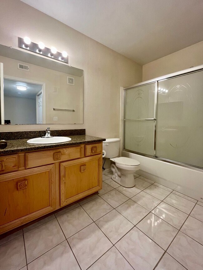Building Photo - 2/2 with beautiful water view becoming available July 1st for an annual lease