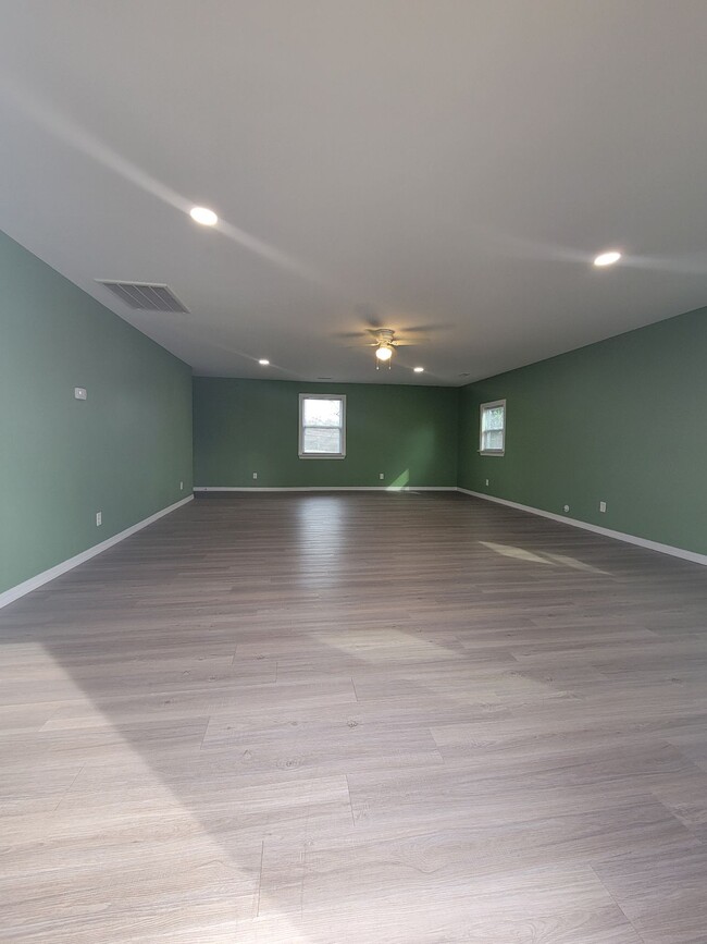 Building Photo - 8 Hammett Rd