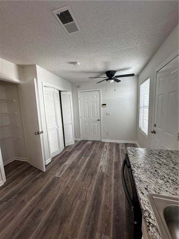 Building Photo - 1971 Abbey Province