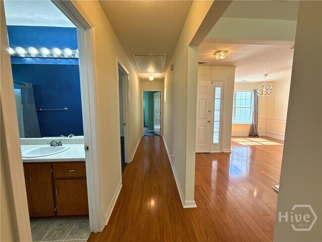 Building Photo - 144 Mills Run Dr