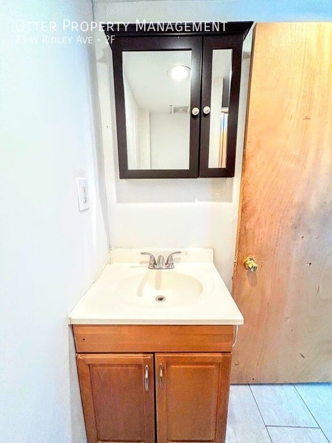 Building Photo - 23 W Ridley Ave