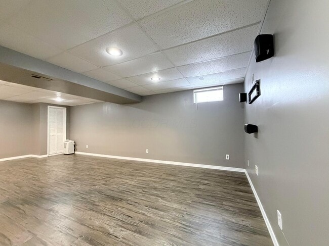 Building Photo - 9135 Windy Creek Dr