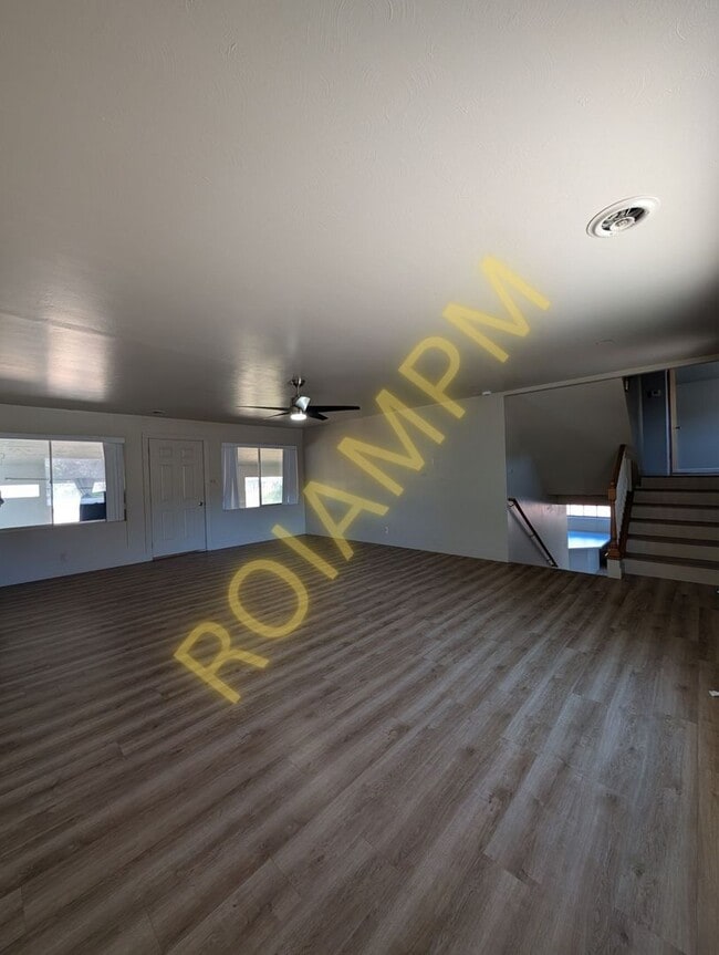 Building Photo - Spacious 4-Bedroom Home in Prime Twin Fall...