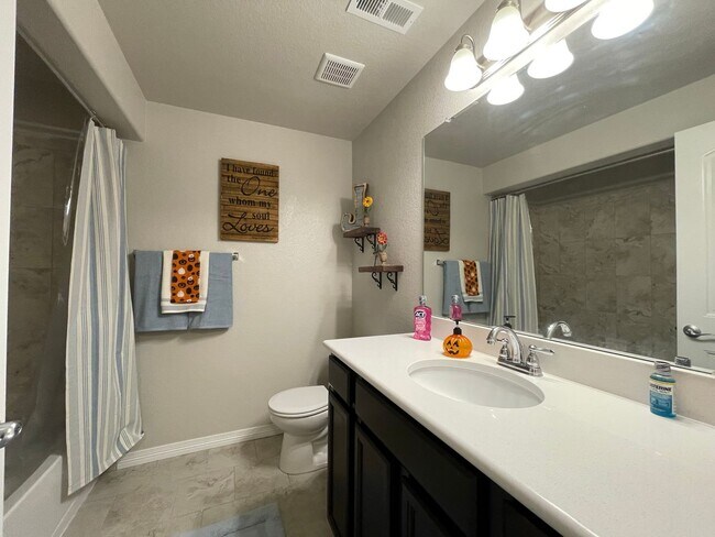 Building Photo - Harmonious Blend of Style, Comfort, and Fu...