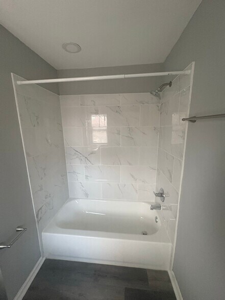 Building Photo - 1520 Argyle Ave