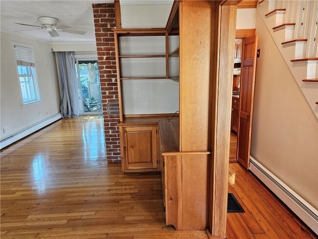 Building Photo - 10 Cherry St