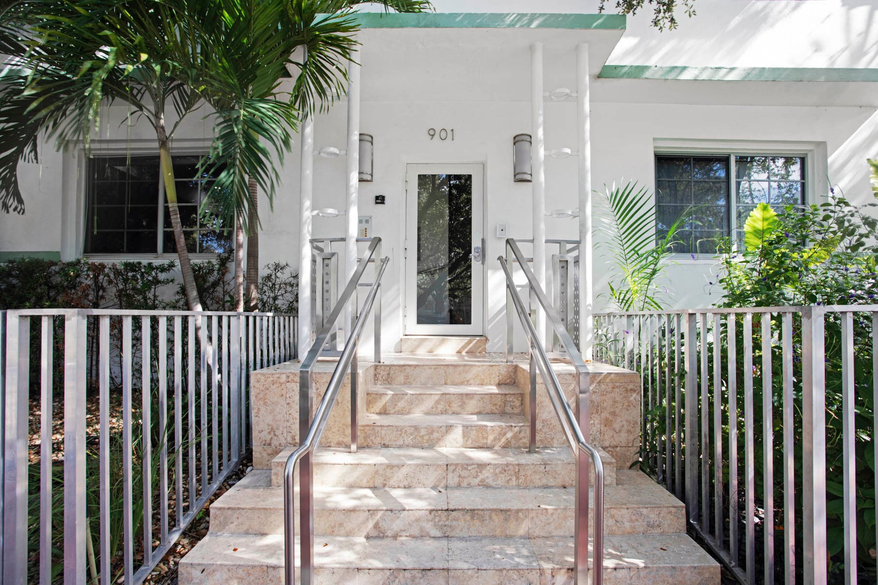Building Photo - 901 3rd St