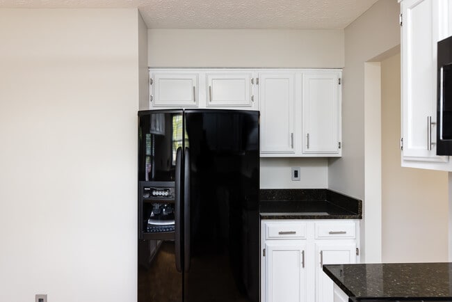 Building Photo - 6085 Tara Hill Dr