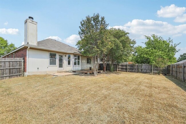 Building Photo - 602 Los Robles Rd