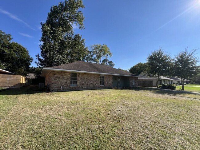 Building Photo - Newly renovated Single-Family Home in Shen...