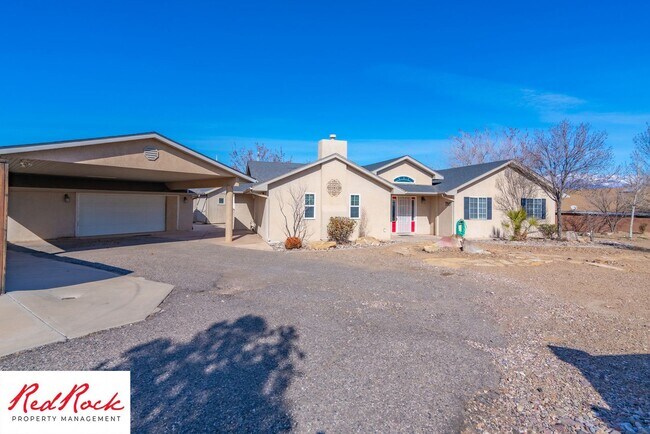 Building Photo - Spacious 3 Bedroom Single-Level Home in Bl...