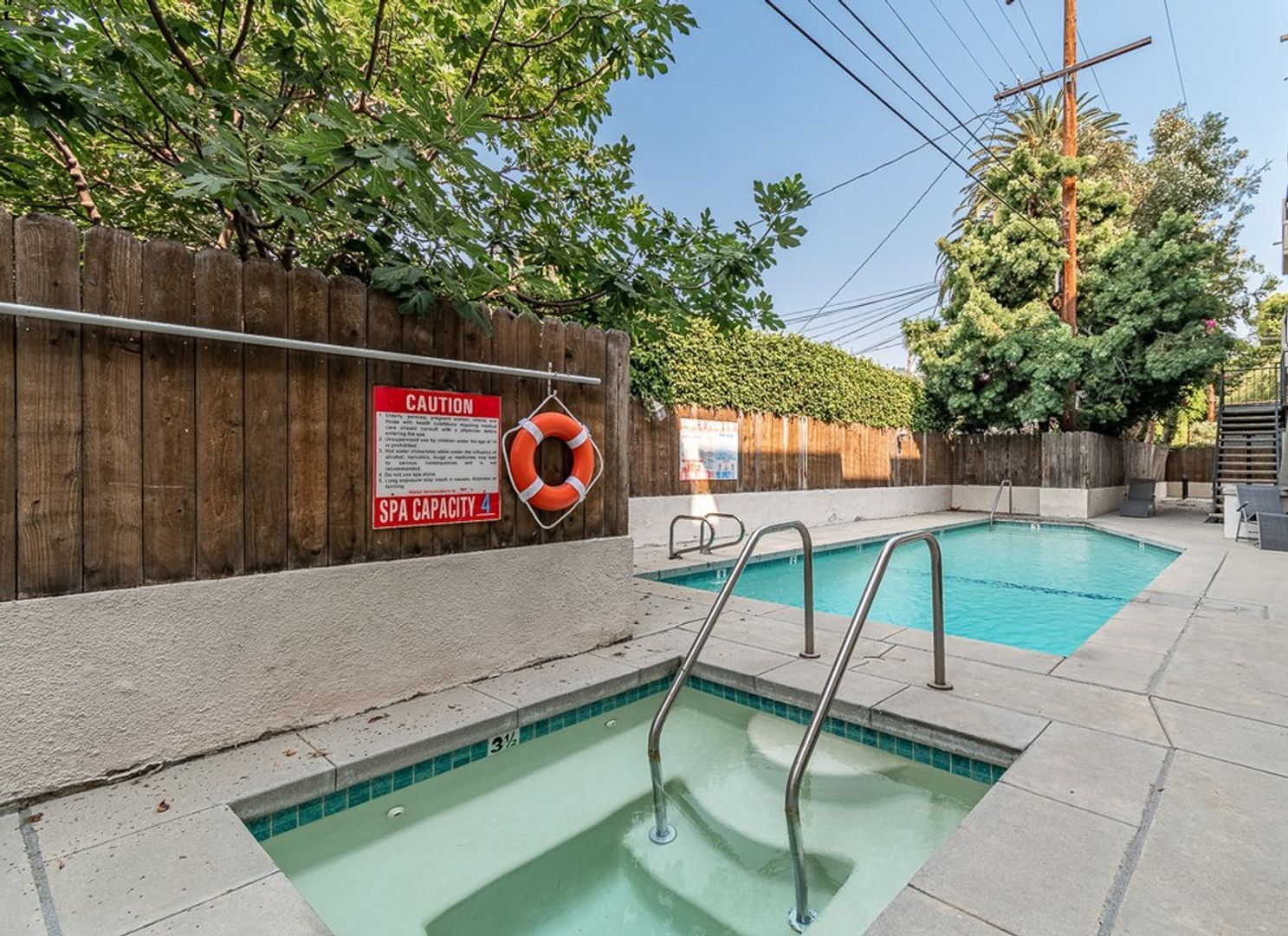 Building Photo - 723 Westmount Dr